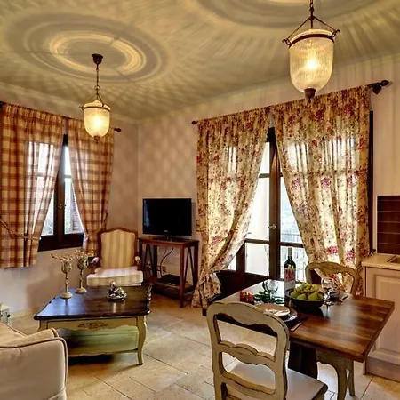 Luxury Nyaraló